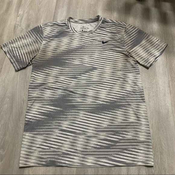 Nike Other - The Nike Tee Gray White Striped Top Sz M